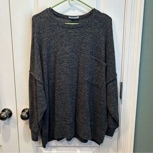 Zenana Women’s Oversized Pocket Front DK Gray Fleece Like Sweater Size Small